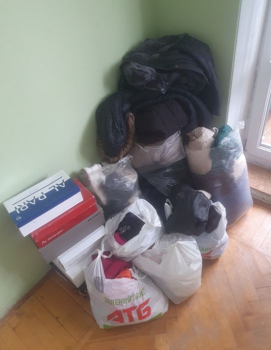 Продам мікс курточок, взуття та одягу