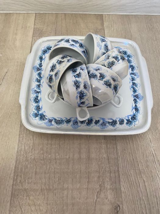 Продам порцеляновий кавовий набір «зима» (блюдо, 6 чашок, 3 тарілочки)