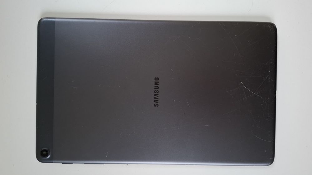 Samsung Galaxy tab A com capa de marca EasyAcc