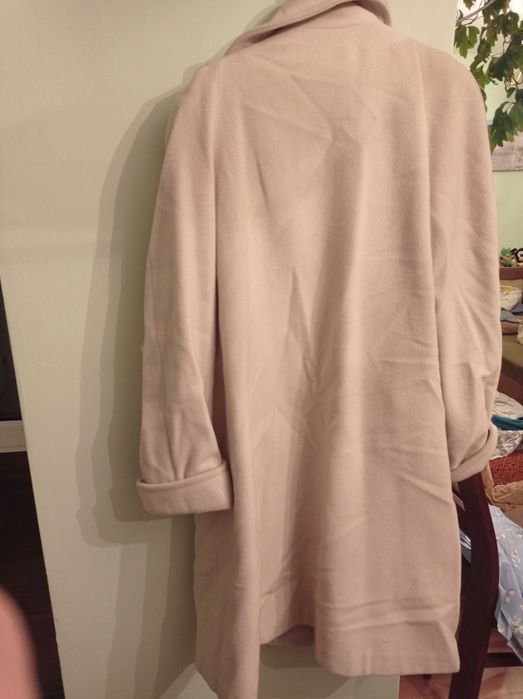 Płaszcz damski kremowy