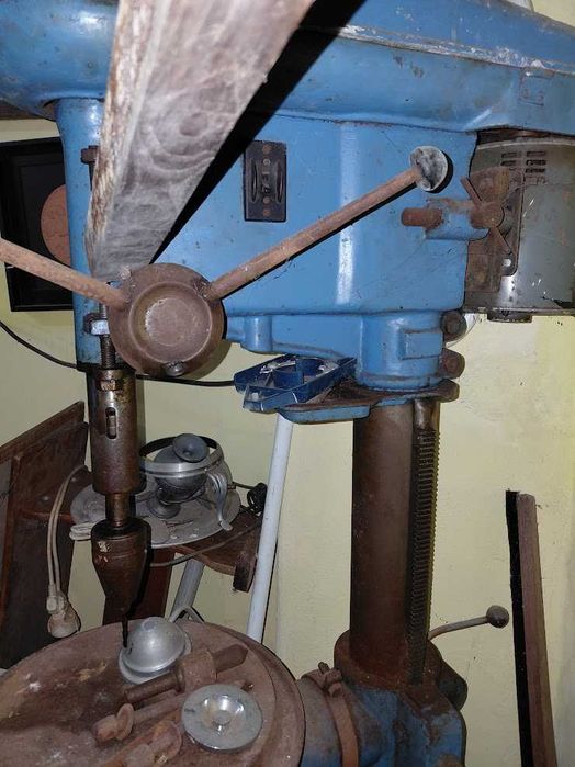 Máquina de prefurar