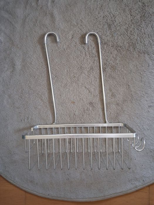 Półka metalowa pod prysznic