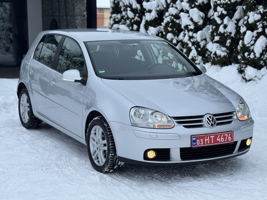 Свіжопригнаний Golf 5 1.6бензин TOUR