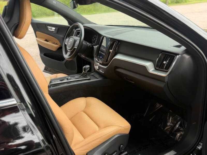 2018 Volvo XC60 T5 Momentum