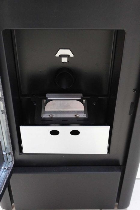 Piec kominek na pellet Thelma 9 kW z nadmuchem czarny