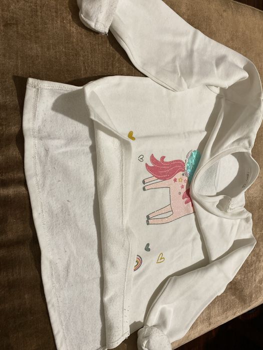 Sweatshirt Branca com unicórnio