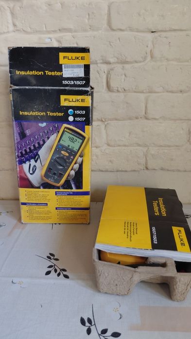 Fluke 1503 тестер ізоляції
