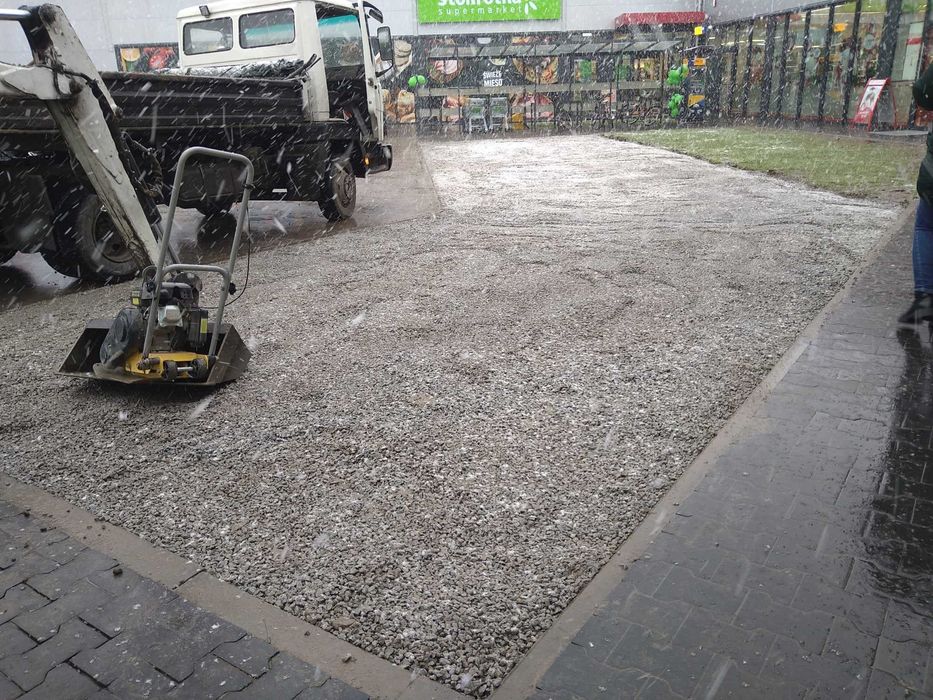 Gruz betonowy, kruszywo, tłuczeń, drogi dojazdowe, parking, podbudowa