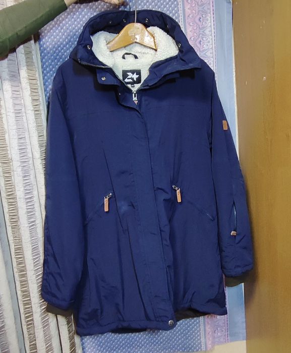 Продам куртку зимнюю очень теплую б/у.