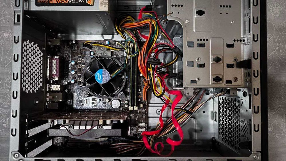 Комп'ютер дешевий Core i5-2320 + AMD Radeon HD 6670 1 Gb