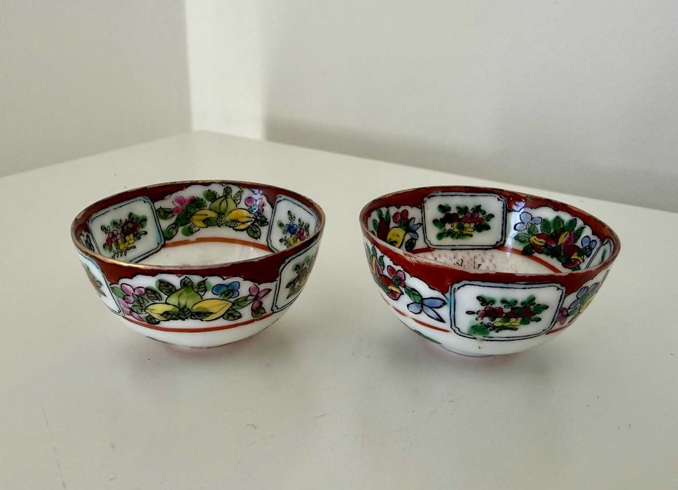 Par de taças chinesas em miniatura