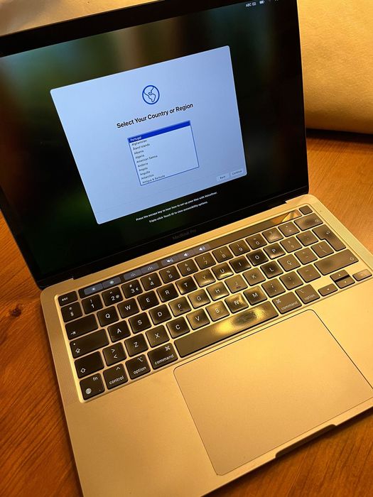 MacBook Pro 13" M1 (2022) – 8GB RAM / 256GB SSD – Excelente Estado