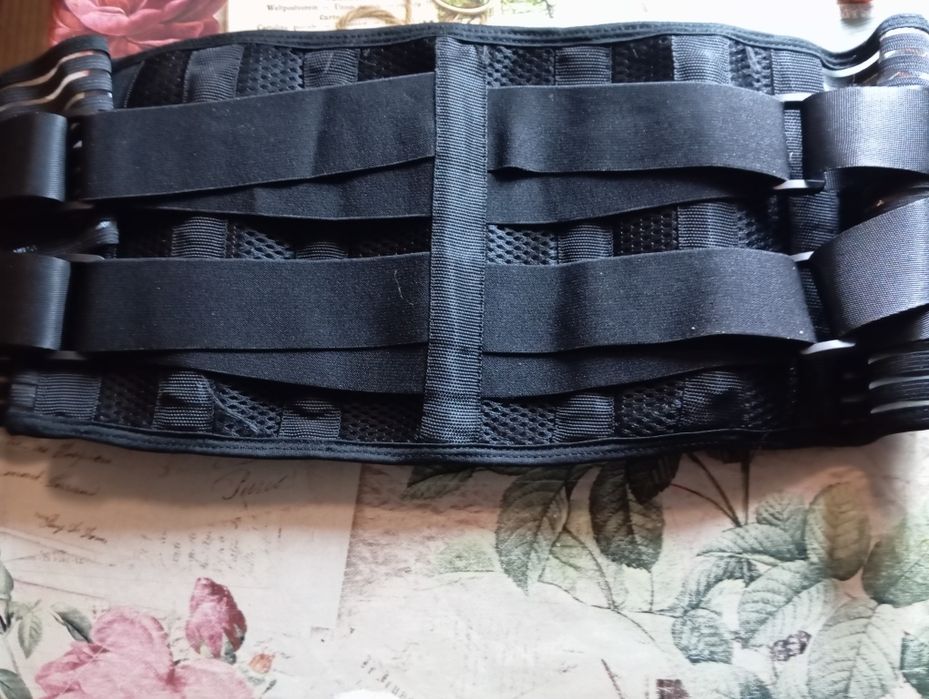 Бандаж еластичний регульований пояс  для  спини