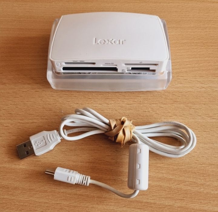 Картридер  Lexar Multi-Card 25 in 1 USB3.0 Card Reader LRW025URBAP