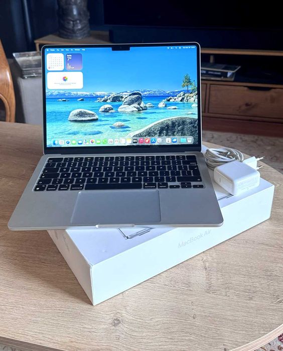 MacBook Air M2 13” 2022 - Prateado