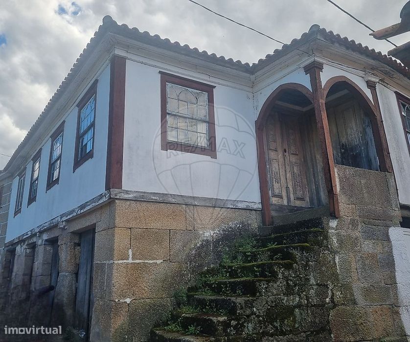 Moradia T5 para venda