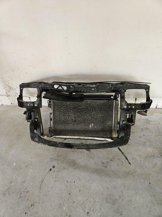 Opel Corsa D pas przedni