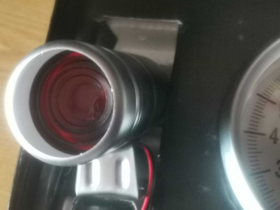Conta rotações com luz de mudança de velocidade