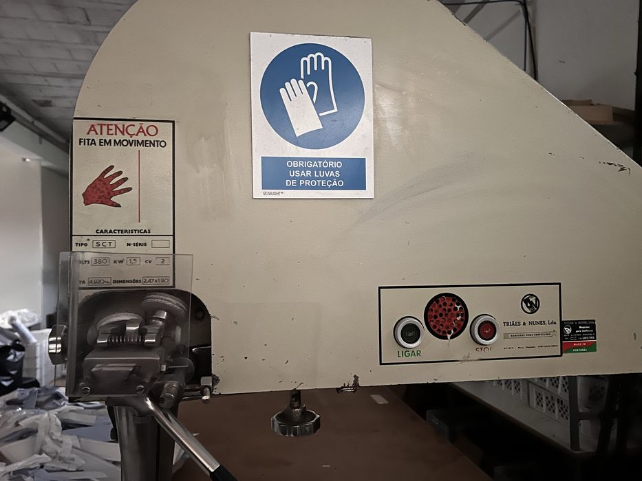 Serra de fita textil