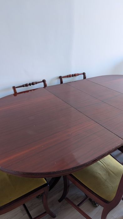 Conjunto de Mesa  Sala de Jantar em Jacarandá - Mesa Oval Extensível com 8 Cadeiras