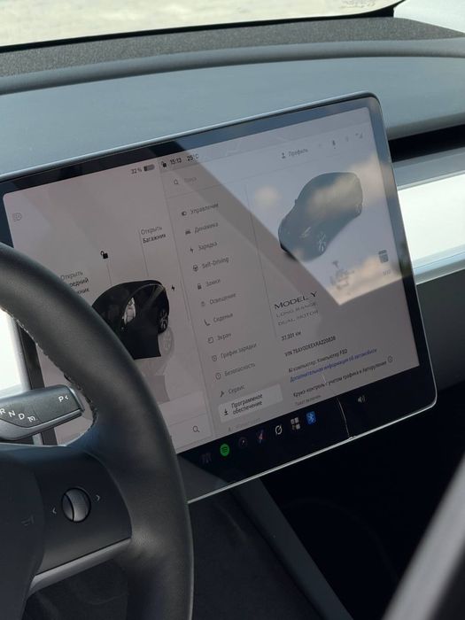 Tesla Y 2024 повний привід