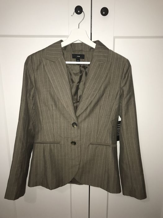 Nowy damski garnitur