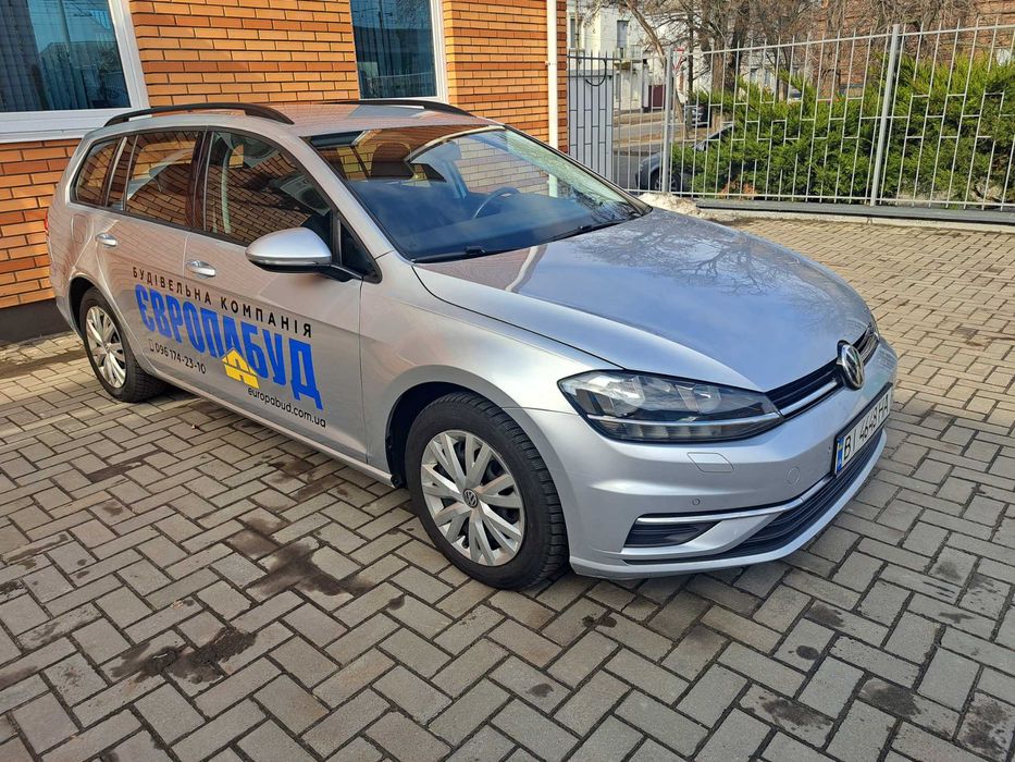 Автомобіль Volkswagen Golf