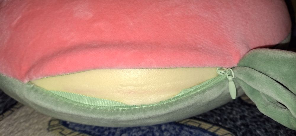 Подушка  ортопед мягкая под голову полуниця , для авто ,отдых