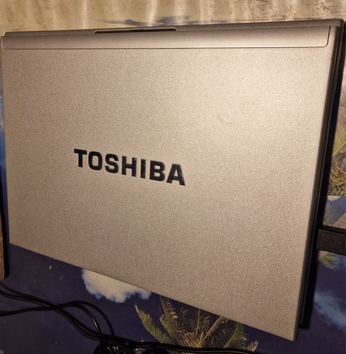 Toshiba portege R500 - Windows e Office
Windows + Office 

Ecrã 12 Pol