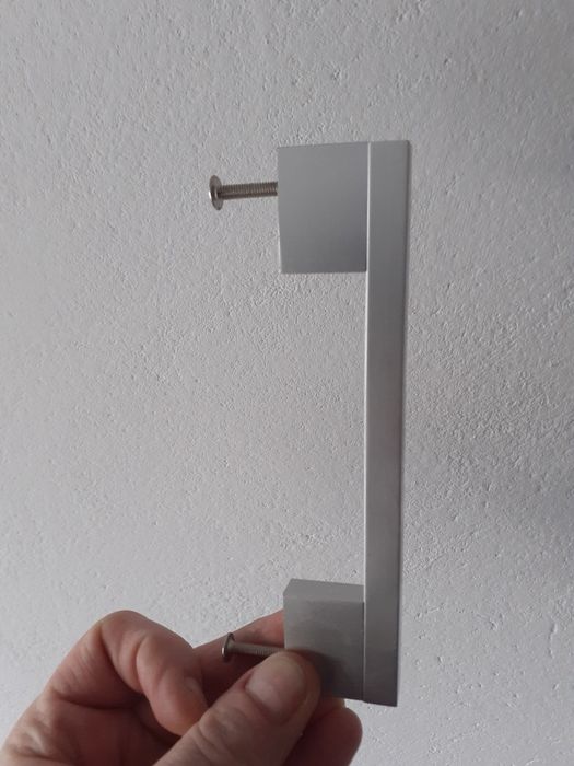 Uchwyt meblowy z demontażu 4 szt.