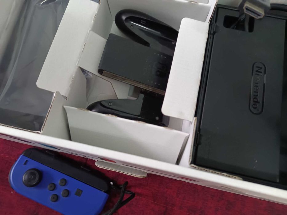 Nintendo switch com 2 Joy-con.