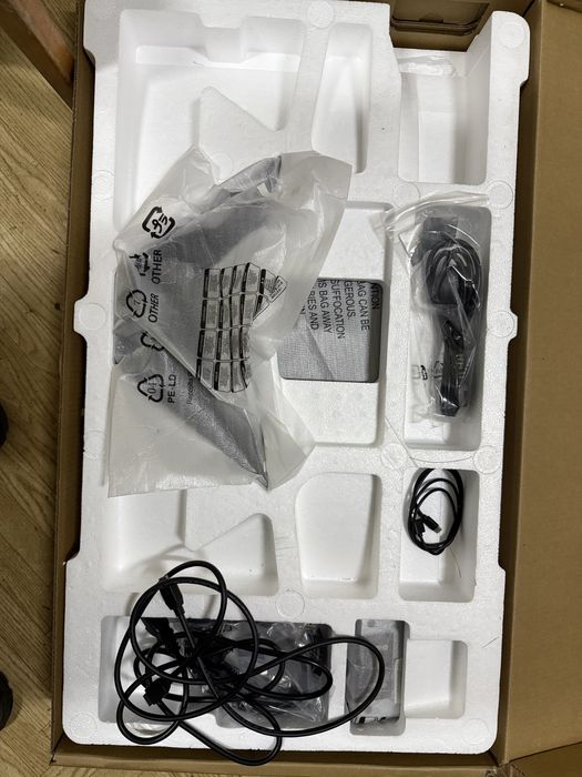 Монiтор Gigabyte Gaming 28" M28U IPS Black