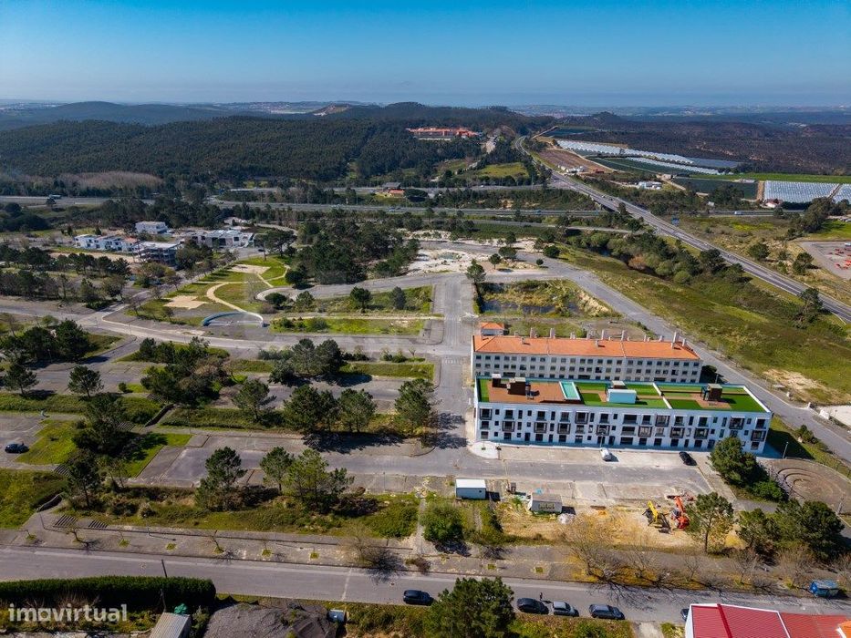 Lote 24 para construção de Prédio, para venda na Urbanização Portel...
