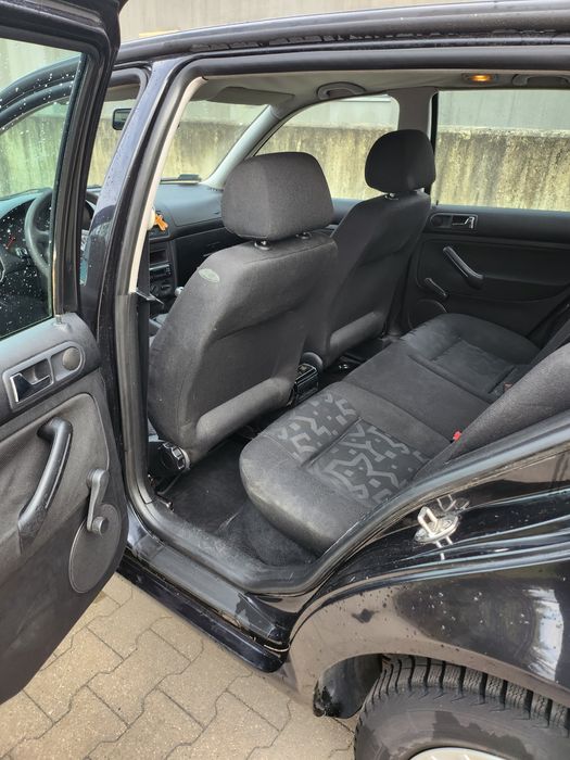 Vw Golf 1.9TDi Klimatyzacja Mrozi, 2 Wł, Hak Do Przyczepki