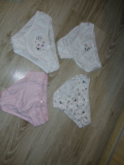 Zestaw majteczek dziewczęcych 110