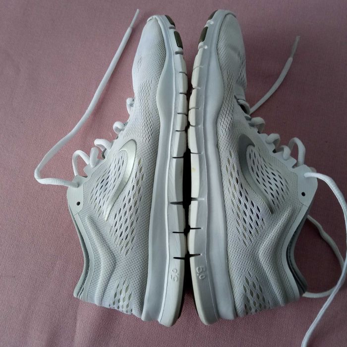 Жіночі кросівки Nike