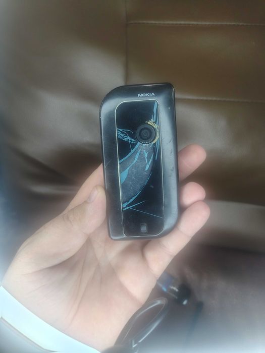 Продаж телефонів Nokia 7610 та 3230