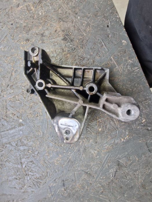 Łapa Mocowanie Silnika Renault 82.002.533.16