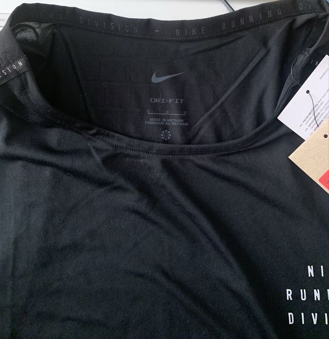 T shirt Nike Running Division! Nova nunca usada! Tamanho L