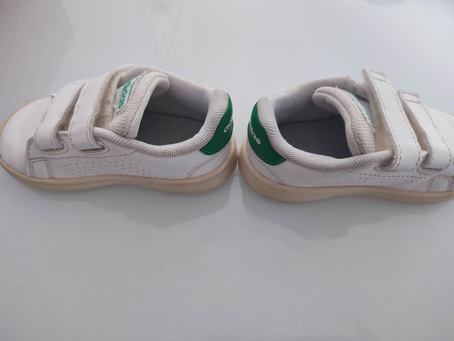 Tênis adidas tamanho 21