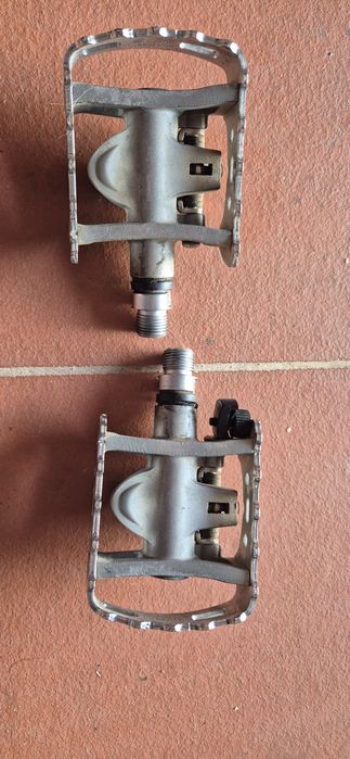 Pedais Shimano Mistos e Cleats de reserva