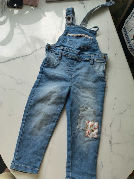 Spodnie jeansowe,ogrodniczki dla dziewczynki