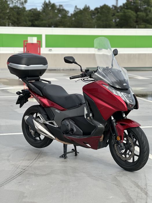 HONDA INTEGRA 750 - Full Extras!