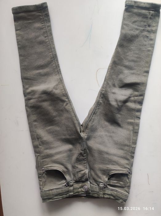 Spodnie slim jeans Zara 104