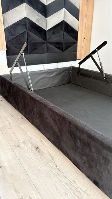 Łóżko tapicerowane czarne