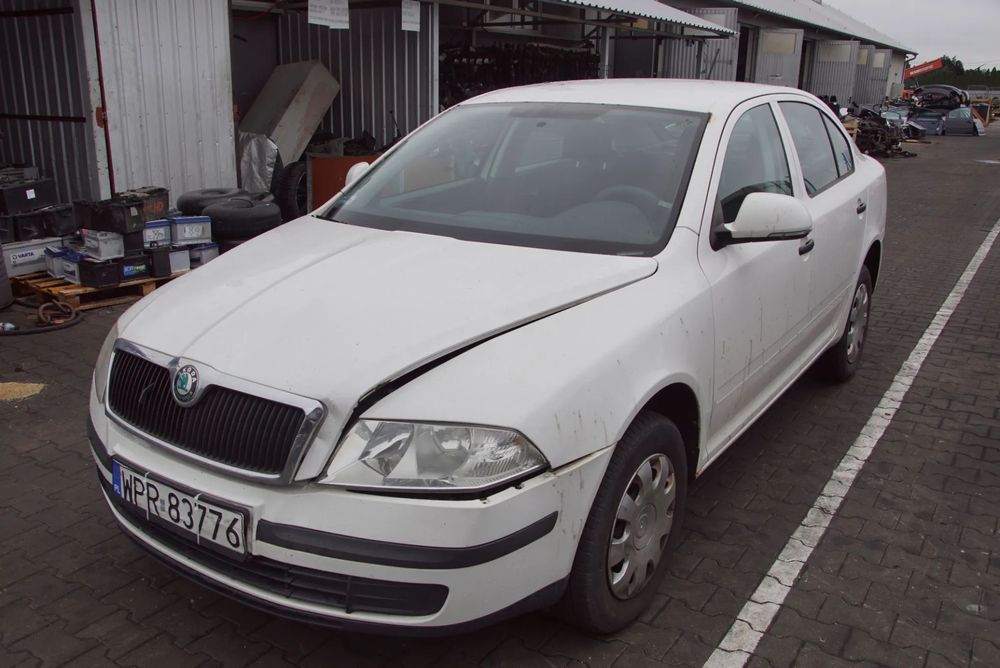Auto na części - Skoda Octavia II Lift 1.6 MPI 102 KM BSE LVN LF9E 2011R Silnik Skrzynia Drzwi Maska Błotnik Zderzak Klapa Lampa Lusterko Klamka Szyba Deska Kokpit Sterownik Moduł Czujnik Licznik Panel Kierownica