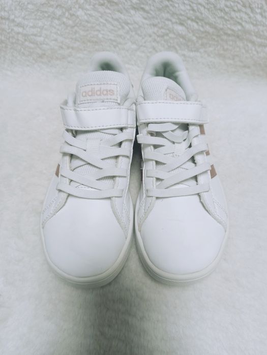 Оригінал ADIDAS 31.5 розмір, устілка 20.5 см кросівки для дівчинки