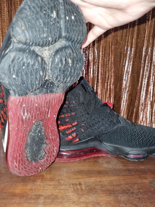 Tenis nike LeBron 17 infrared