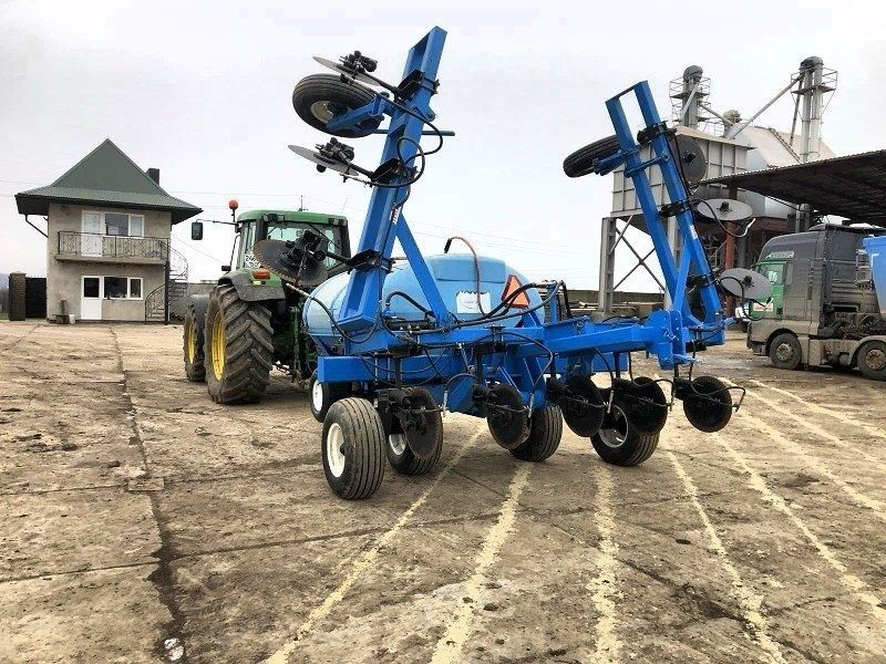 Аплікатор для внесення рідких добрив DMI Nutri-Placer