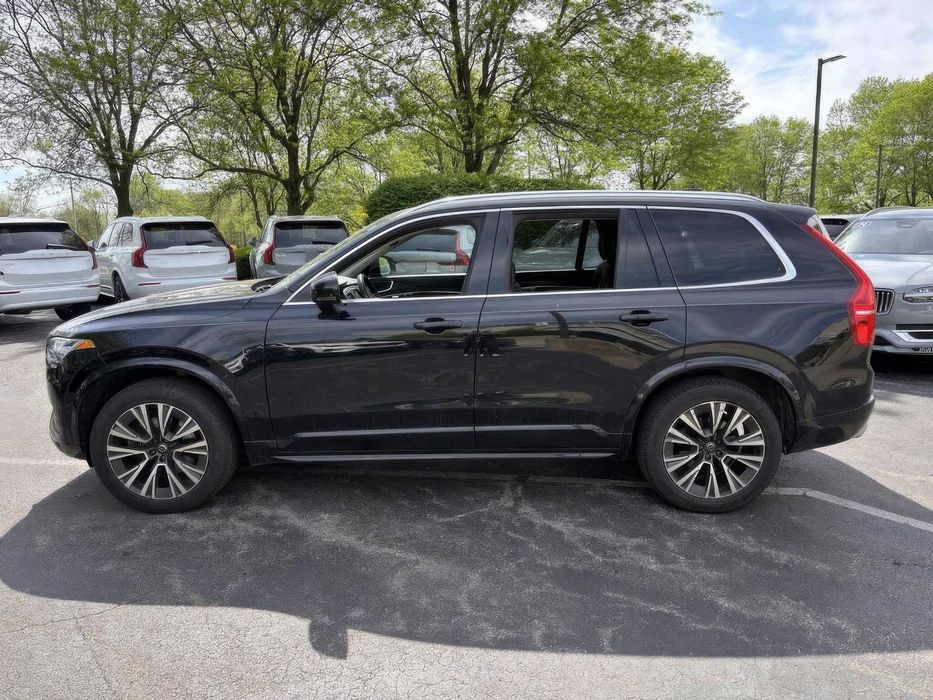 Volvo XC90      2021